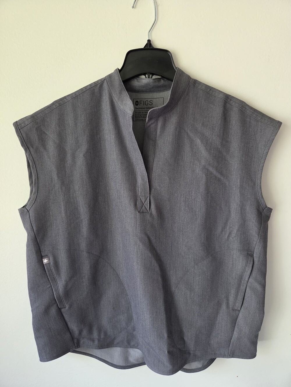 Figs Womens Rafaela Oversized Scrub Top- Medium Graphite Medical